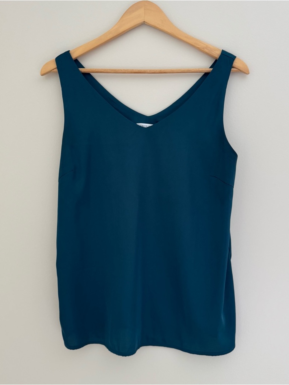Women's V-Neck Sleeveless Camisole in Teal Blue